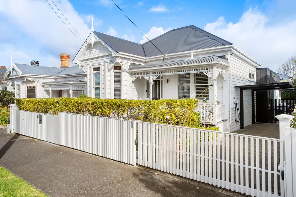 Photos of 35 Wanganui Avenue