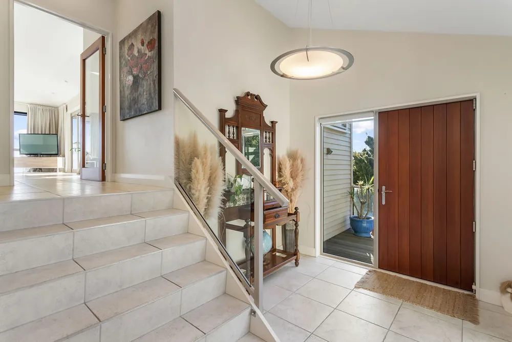 Photos of 5 Signal Hill Road
