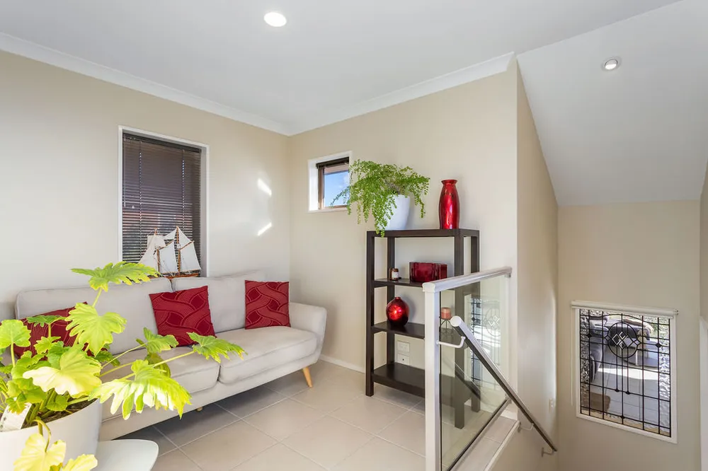 Photos of 5 Signal Hill Road