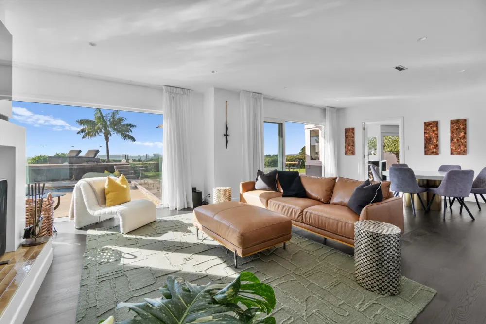 Photos of 577 Riddell Road