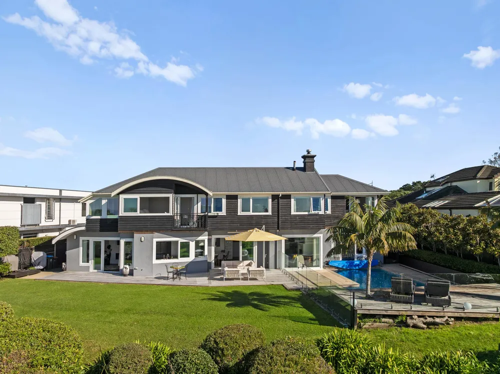 Photos of 577 Riddell Road