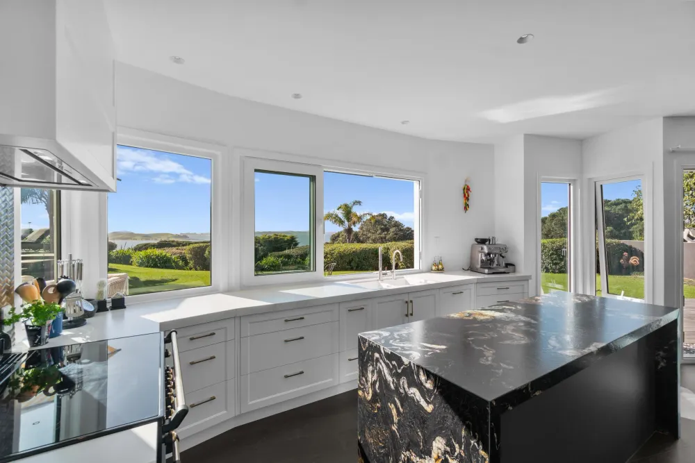 Photos of 577 Riddell Road