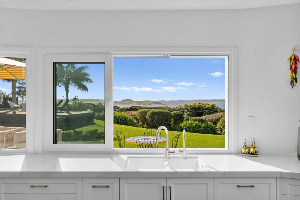 Photos of 577 Riddell Road