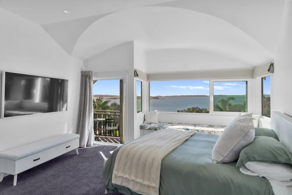 Photos of 577 Riddell Road