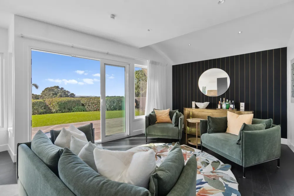 Photos of 577 Riddell Road