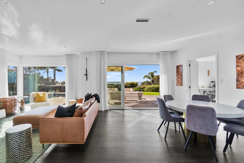 Photos of 577 Riddell Road
