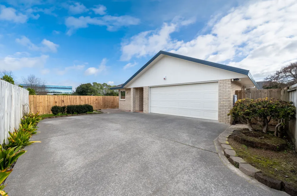 Photos of 50 Huntington Drive