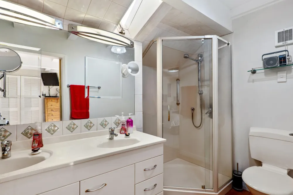 Photos of 227 Cannon Hill Crescent