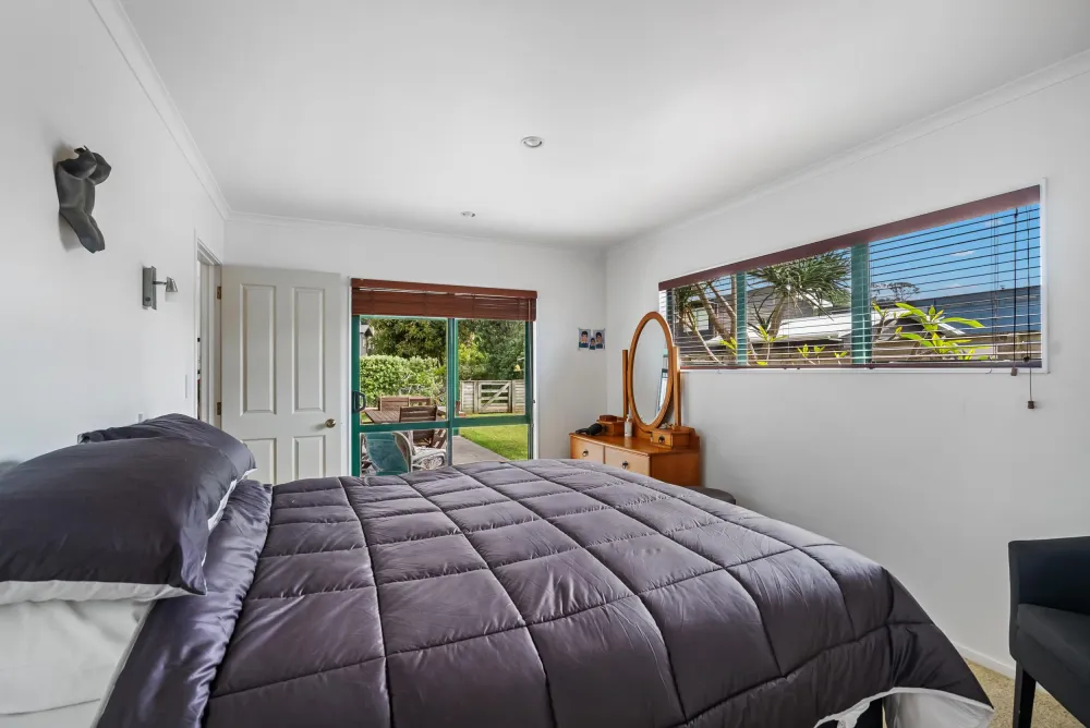 Photos of 4 Ringer Avenue