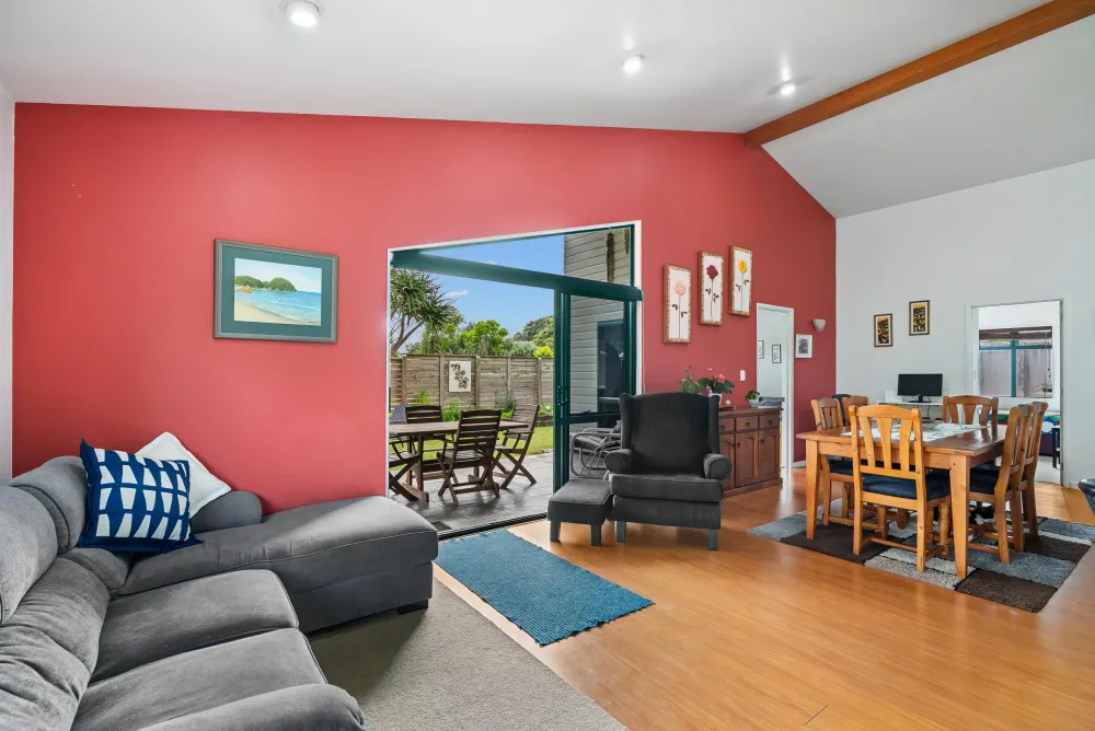 Photos of 4 Ringer Avenue