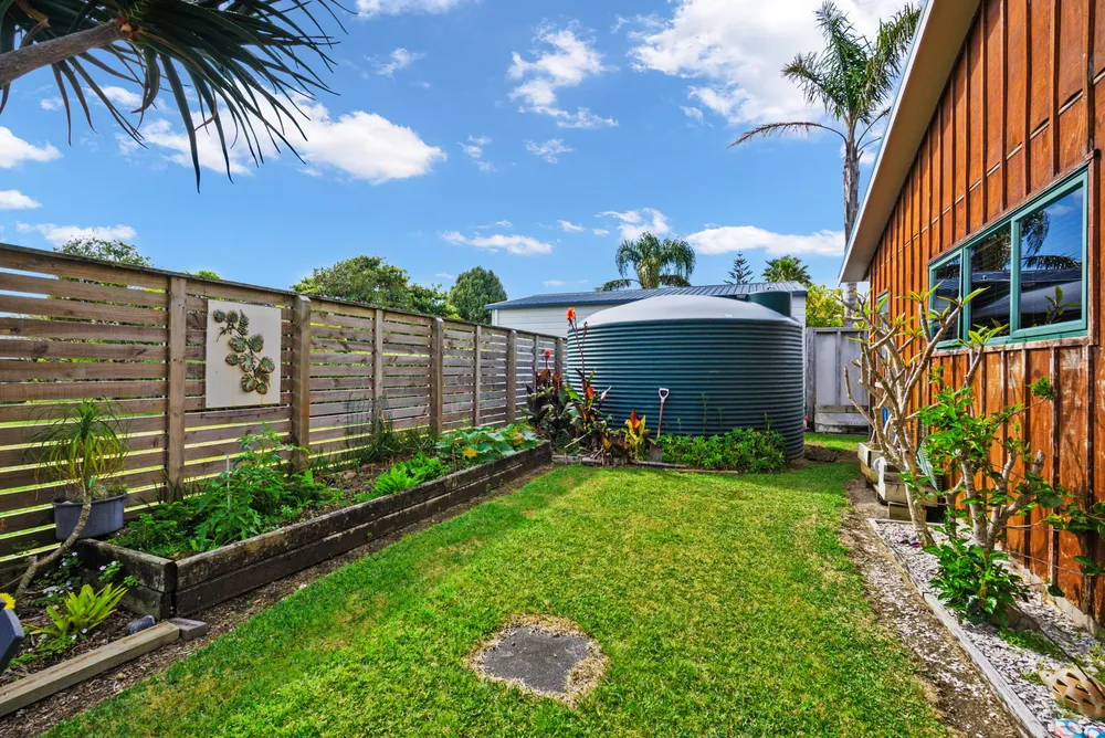 Photos of 4 Ringer Avenue