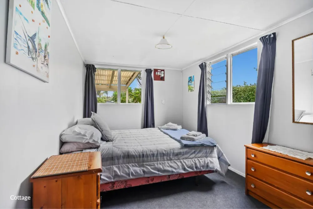 Photos of 4 Ringer Avenue