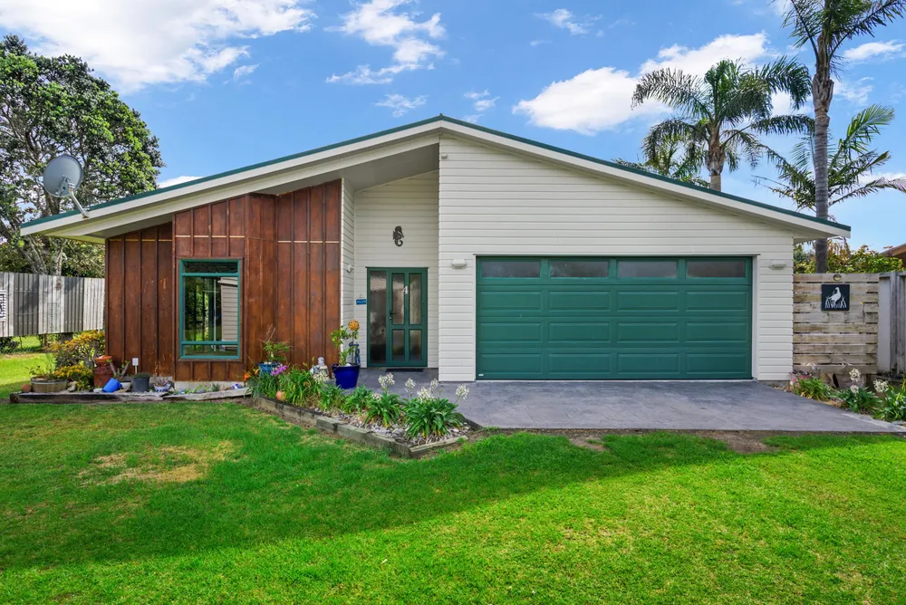 Photos of 4 Ringer Avenue