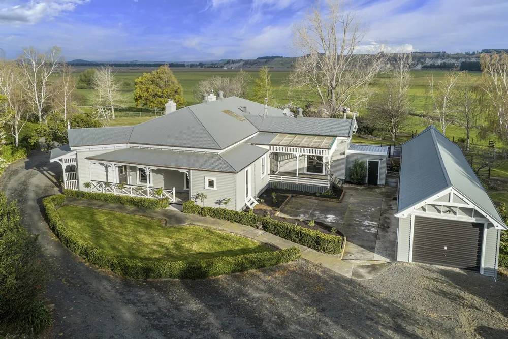 Photos of 2029 Matapiro Road