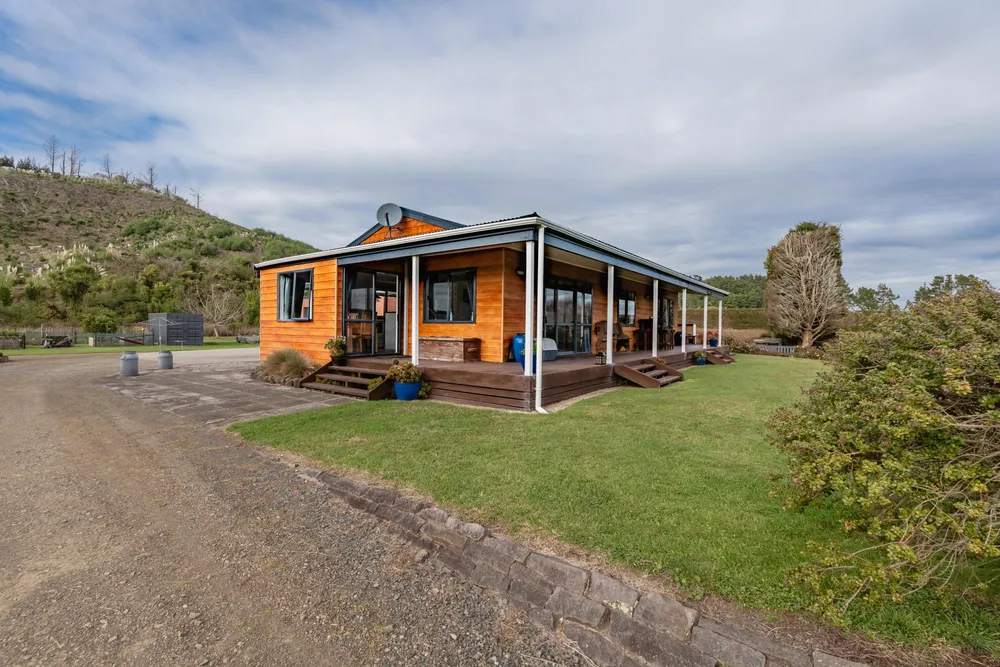 Photos of 389A MacDonald Road