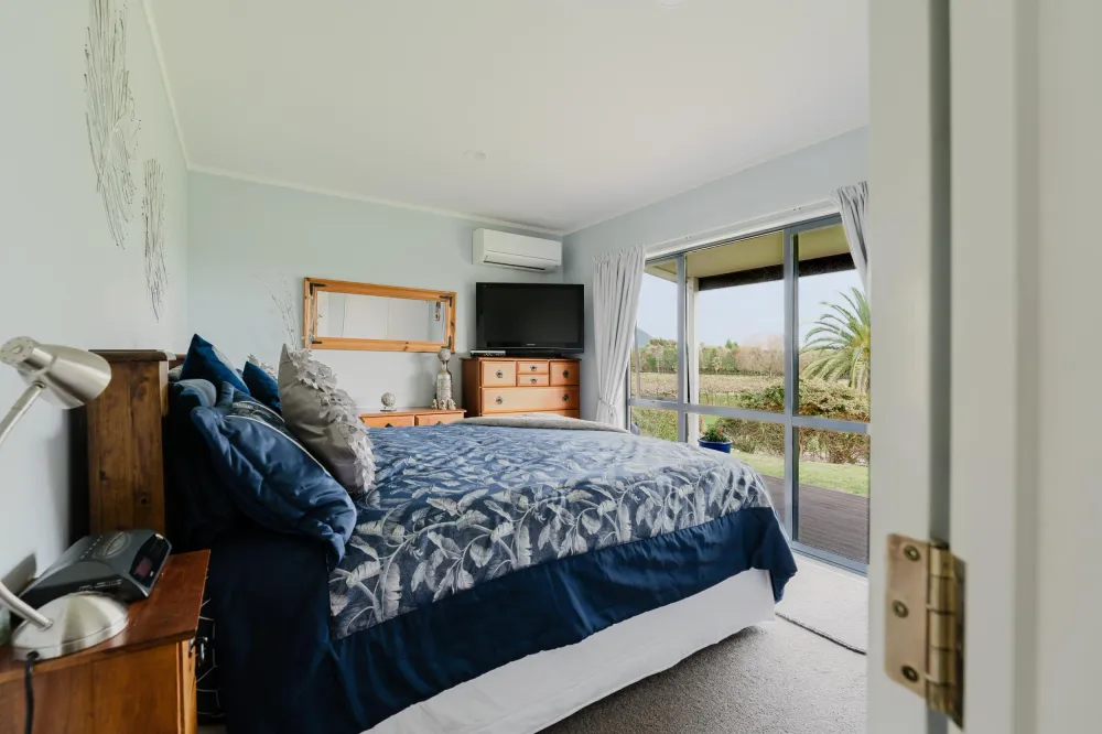 Photos of 389A MacDonald Road