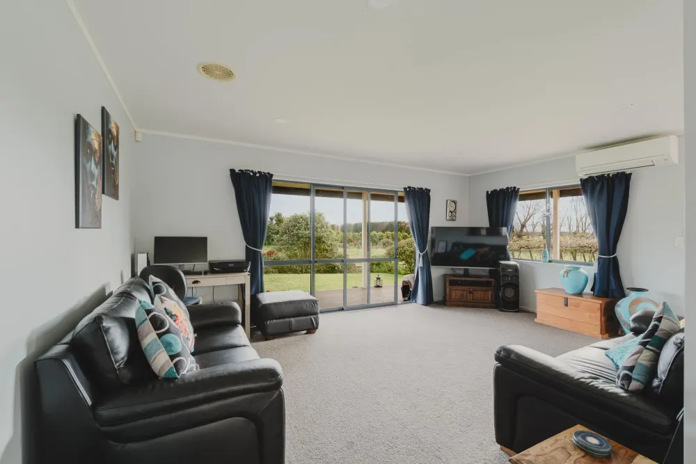 Photos of 389A MacDonald Road