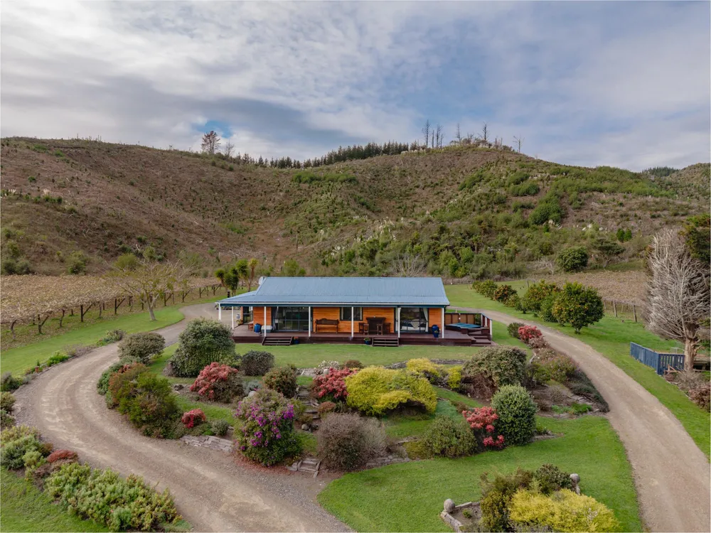 Photos of 389A MacDonald Road