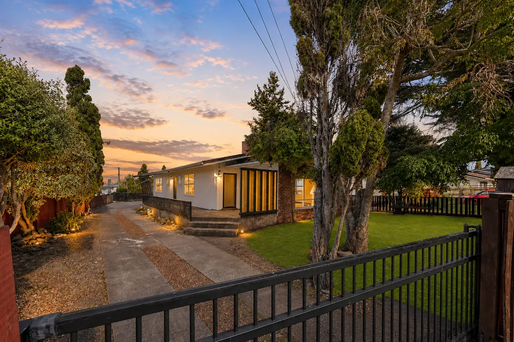 Photos of 21 Fairburn Road