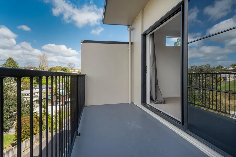 Photos of 22B Sheppard Street