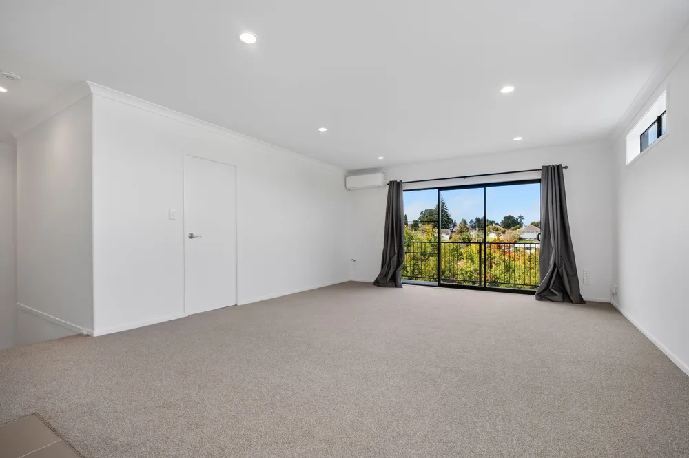 Photos of 22B Sheppard Street