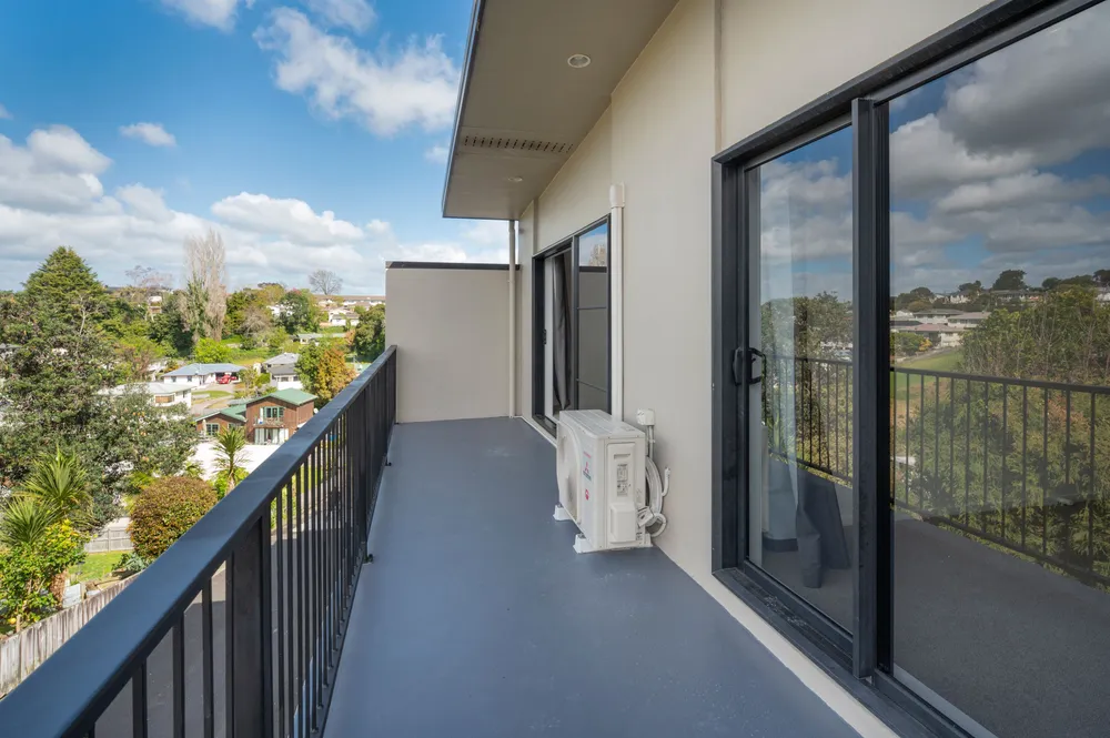 Photos of 22B Sheppard Street