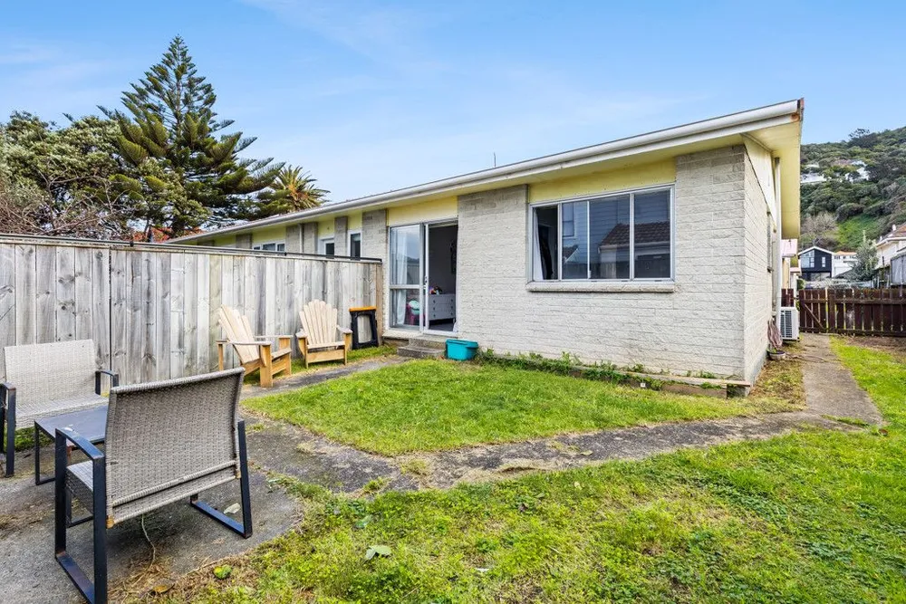 Photos of 9/171 Queens Drive