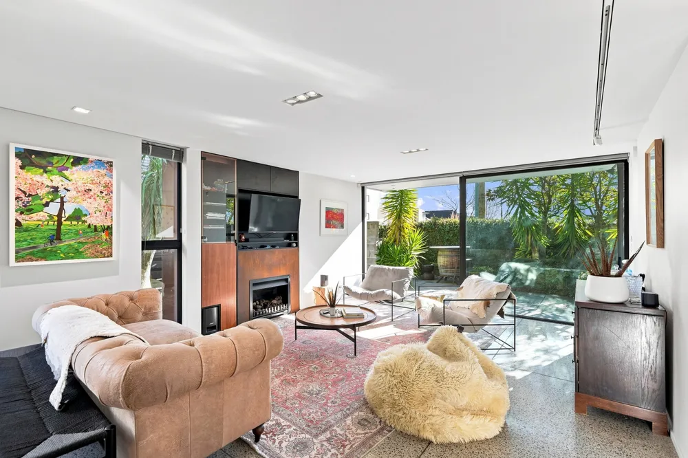 Photos of 1 Millbank Lane