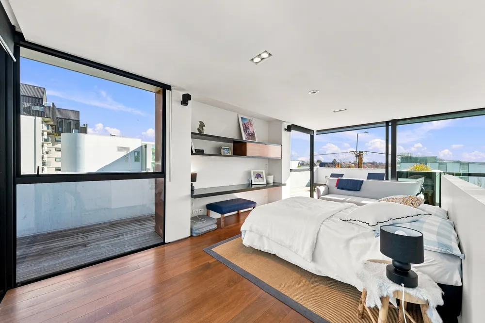 Photos of 1 Millbank Lane