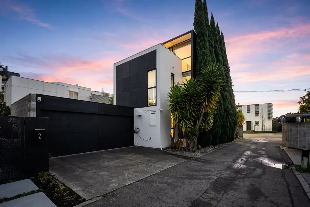 Photos of 1 Millbank Lane