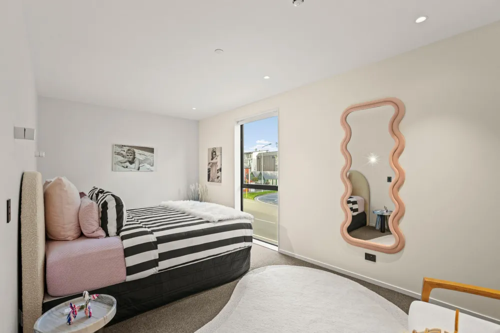 Photos of 1/33 Kilmore Street