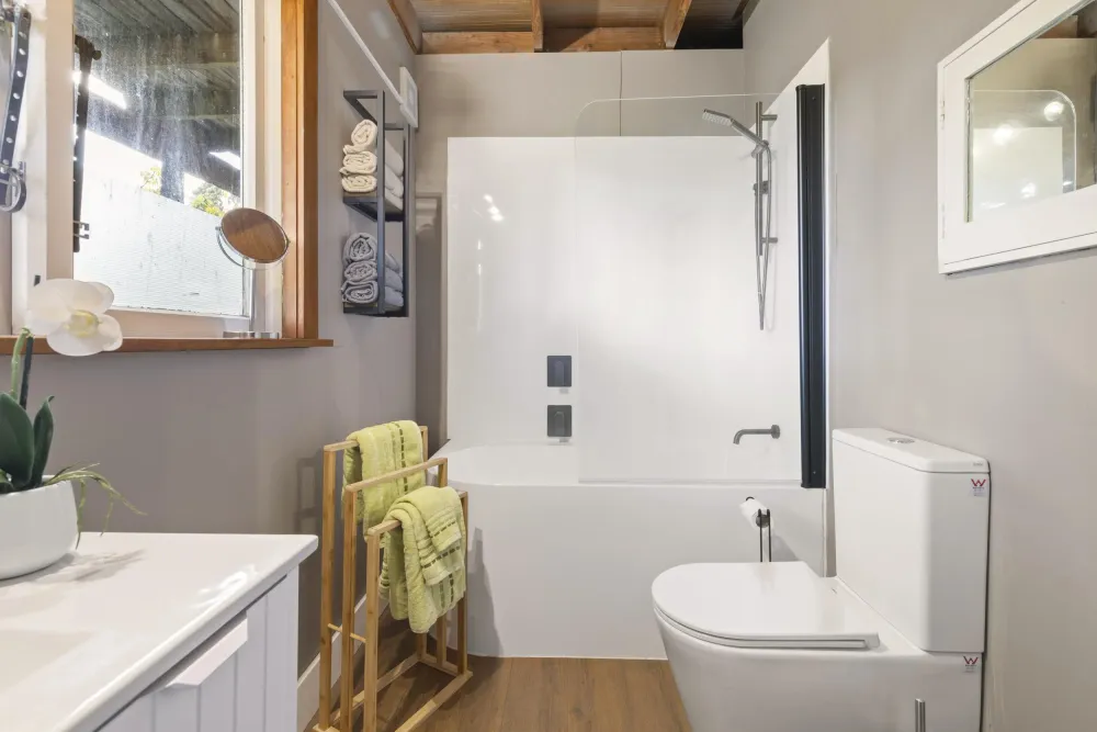 Photos of 1058 Paerata Road