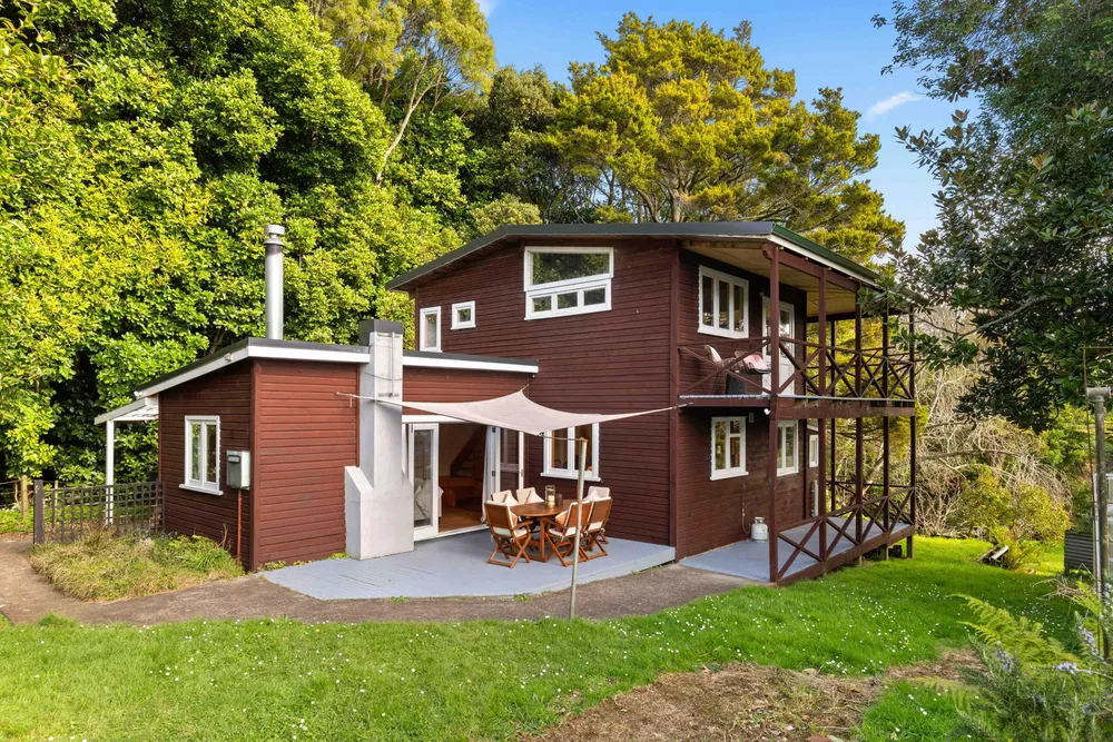 Photos of 1058 Paerata Road
