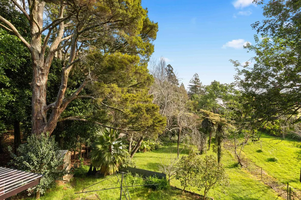 Photos of 1058 Paerata Road