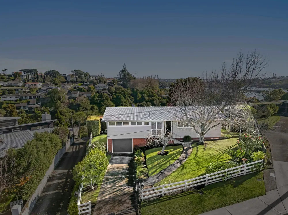 Photos of 42 Macpherson Street