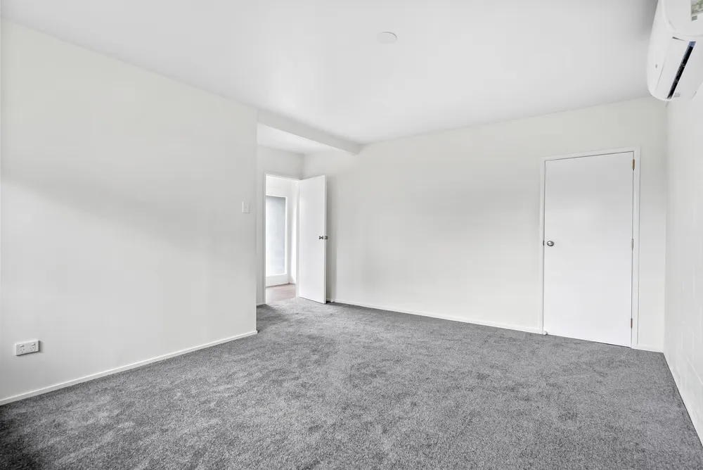 Photos of 33 Takahe Street