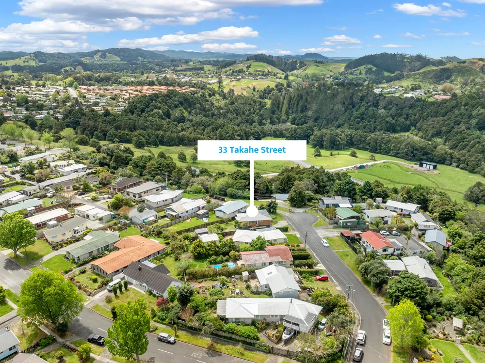 Photos of 33 Takahe Street