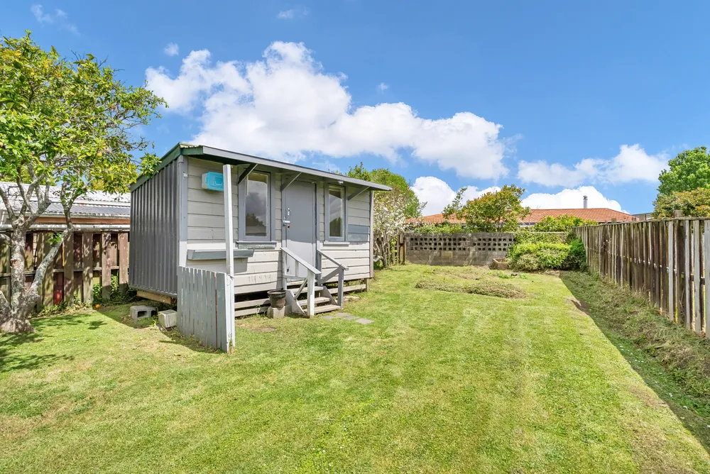 Photos of 33 Takahe Street