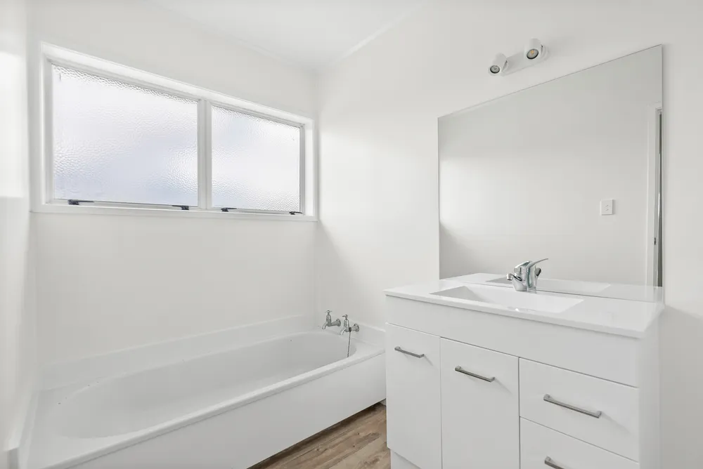 Photos of 33 Takahe Street