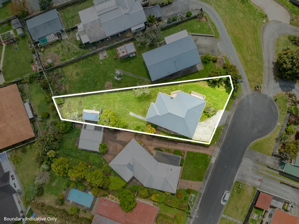 Photos of 33 Takahe Street