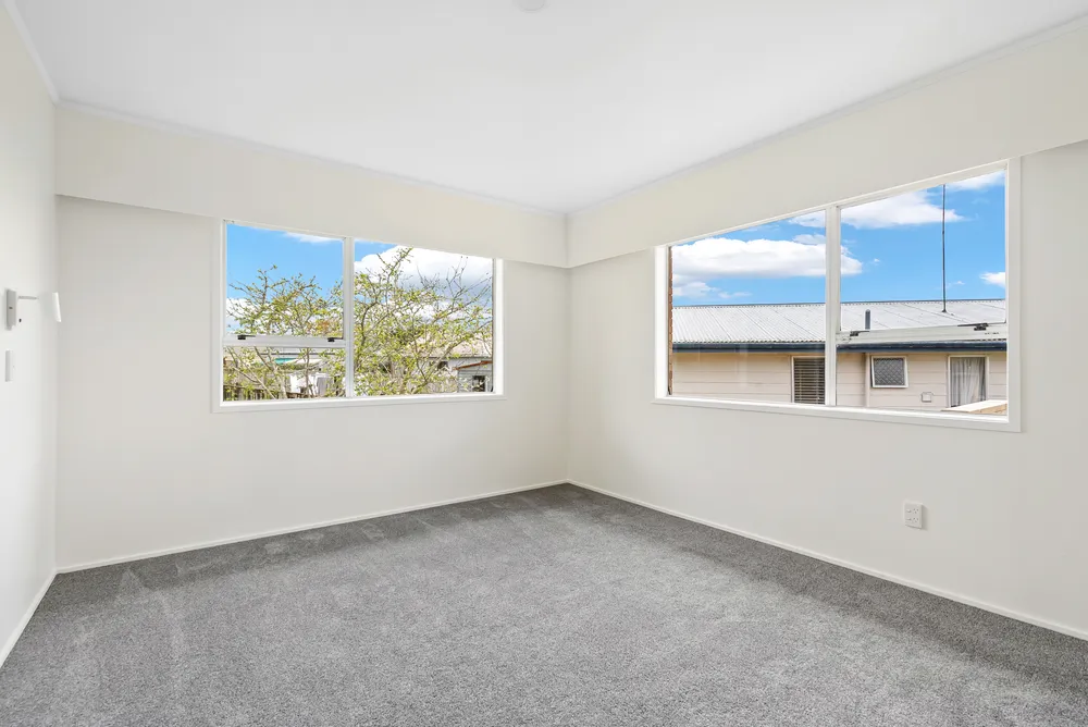 Photos of 33 Takahe Street