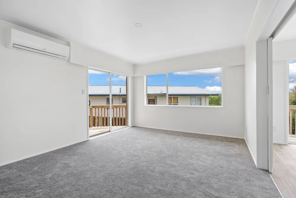 Photos of 33 Takahe Street