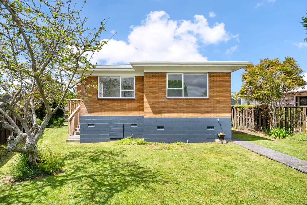 Photos of 33 Takahe Street