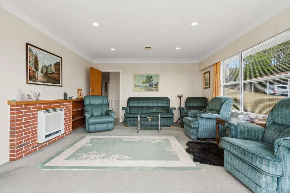 Photos of 62 Chivalry Road