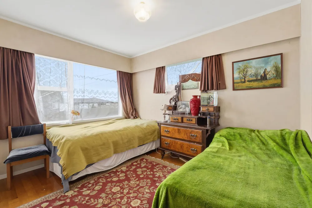 Photos of 62 Chivalry Road