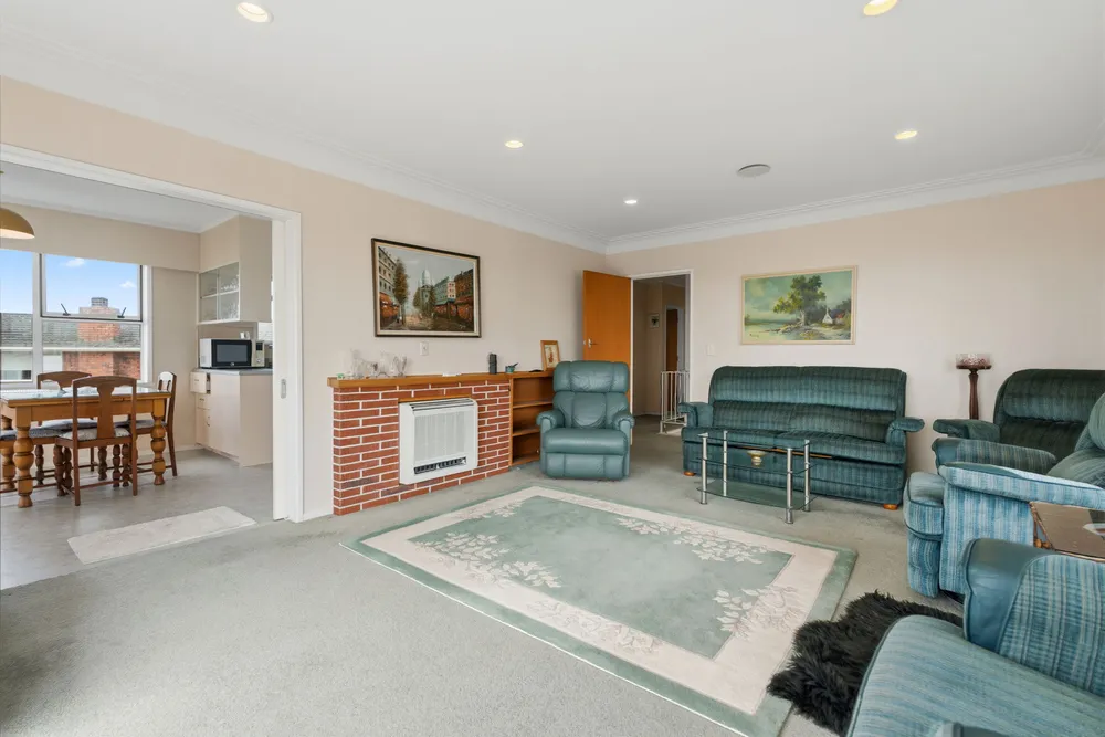 Photos of 62 Chivalry Road