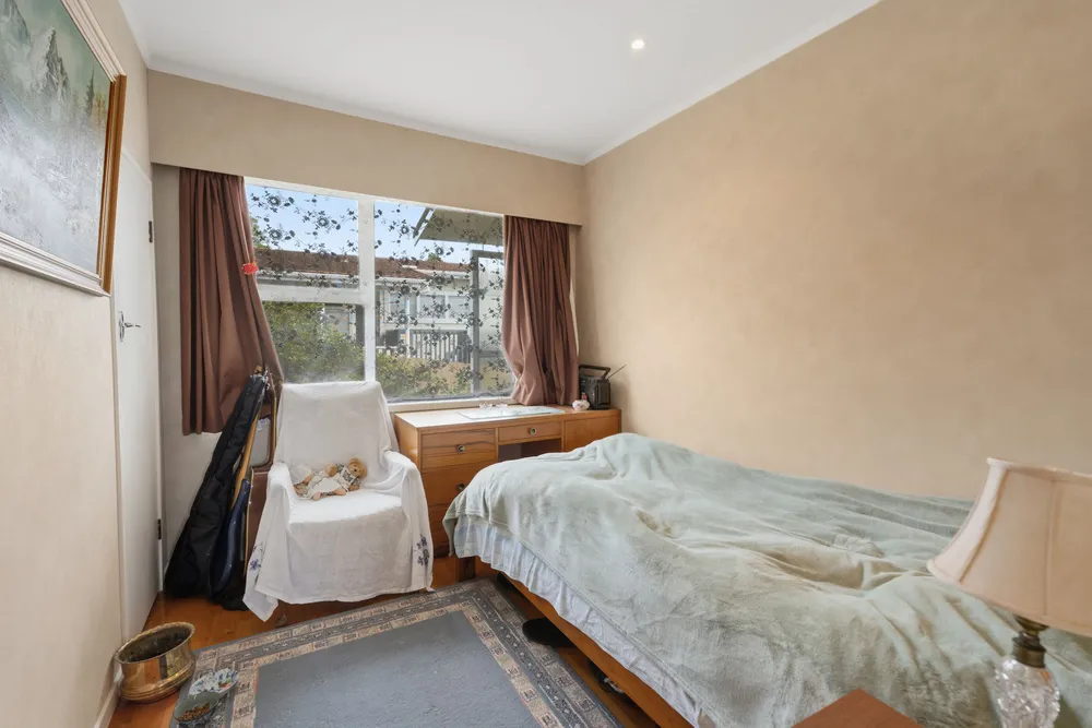 Photos of 62 Chivalry Road