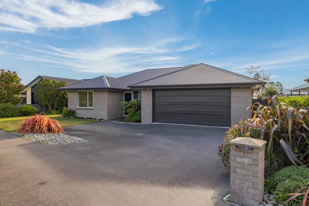 Photos of 792 East Maddisons Road