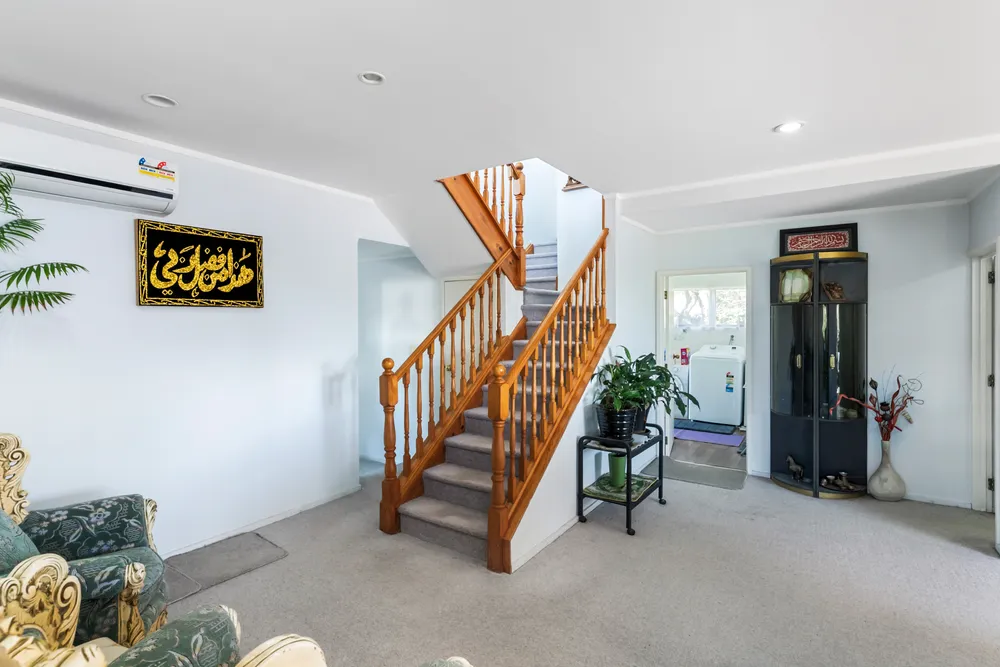 Photos of 19 Hyde Road
