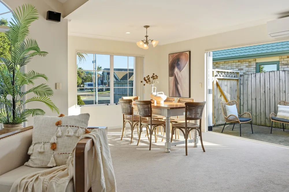 Photos of 42 Arabian Drive